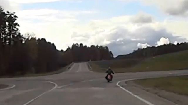 Yamaha V-MAX 1200 VS Honda Magna VF250 смотреть онлайн