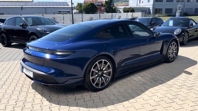 Porsche Taycan 4S, enzianblaumetallic, Lederausstattung Clubleder Olea, trüffelbraun. смотреть онлайн