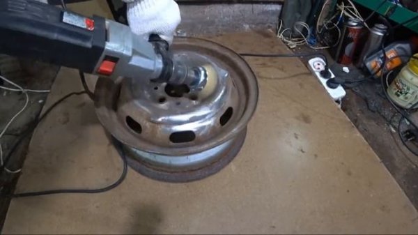 Восстановление ржавого  диска ВАЗ  1979 года / как экспонат   /   Rusty Spare Wheel Restoration