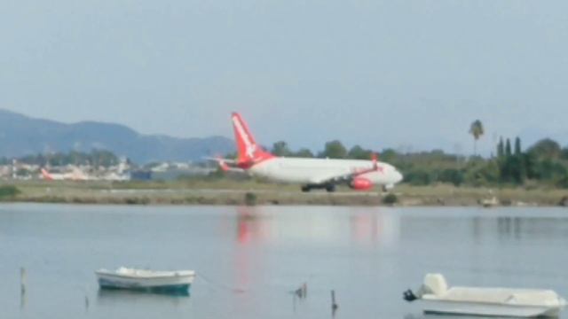 Landings & Take Offs from CFU Corfu Airport смотреть онлайн
