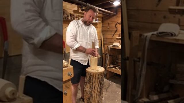 Lámhóg Turning on a Pole Lathe Part One Covid Sessions - Jarrod Dahl смотреть онлайн