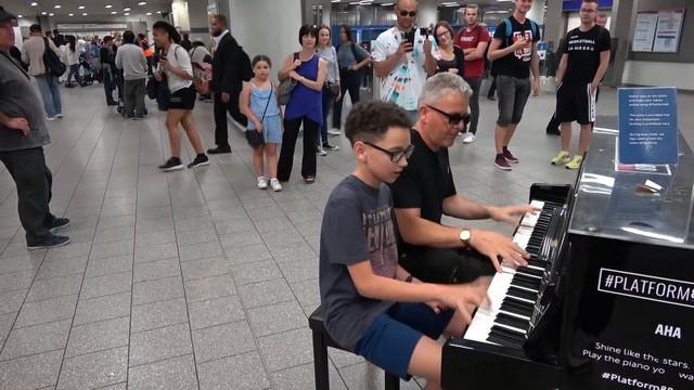 Hearing My Doppelganger At A Public Piano смотреть онлайн