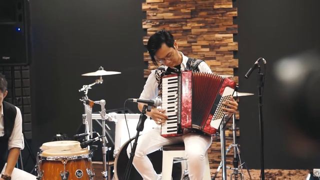 Por Una Cabeza (Cover by Los Sombreros) смотреть онлайн