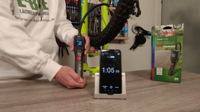 Akku-Luftdruckpumpe Bosch EasyPump ausgepackt und ausprobiert смотреть онлайн