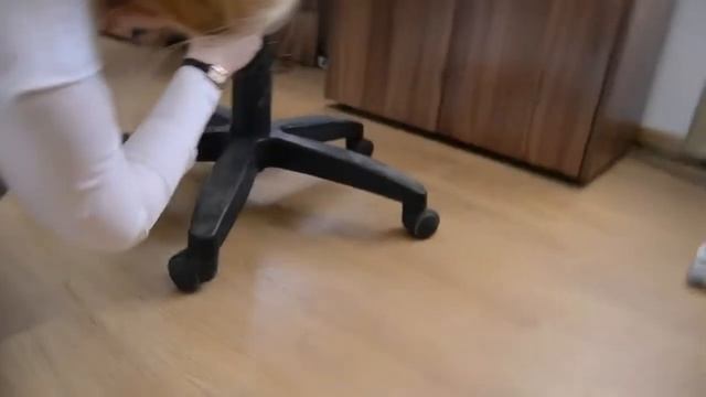 Применение силиконовой смазки Sil-X при обслуживании мебели смотреть онлайн