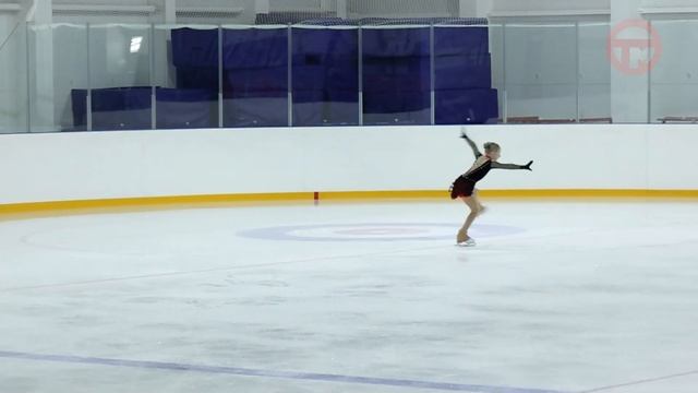 Фигуристы со всего региона встретились на уссурийском льду смотреть онлайн