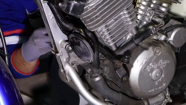 #8 Honda Transalp 600V Verkleidungshalter tauschen смотреть онлайн