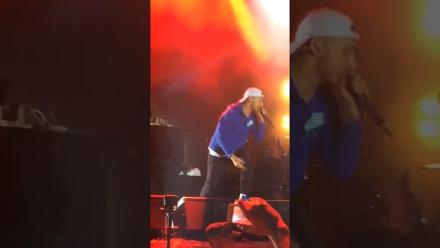 Артист которому не надо давать шума....Артист который качнул молодежь Симферополя смотреть онлайн