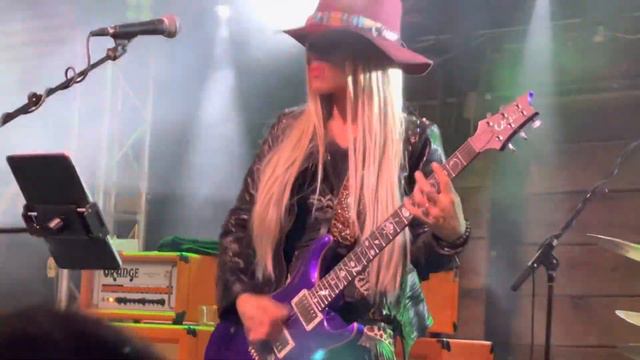 Orianthi - Black or White (Michael Jackson cover) смотреть онлайн