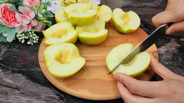 Соседка дала мне рецепт чудесного пирога! Я готовлю 3 раза в неделю и ещё хочу! НЕВЕРОЯТНО ВКУСНО!? смотреть онлайн