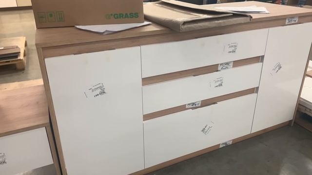 Odissey | Тумба-комод корпус Cleaf S128 под дерево и фасады Белый матовый Кристайл смотреть онлайн