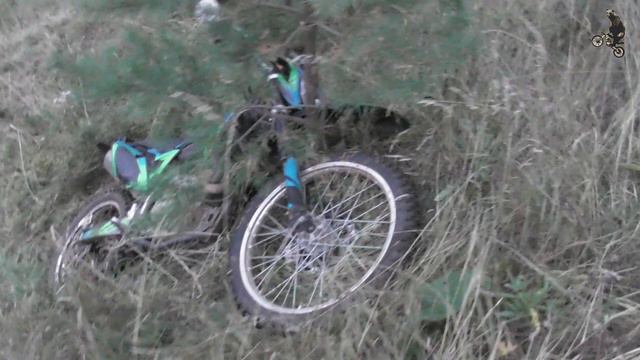 Царь гора!!! Волю в кулак!/Enduro riders are going up a very high mountain! смотреть онлайн