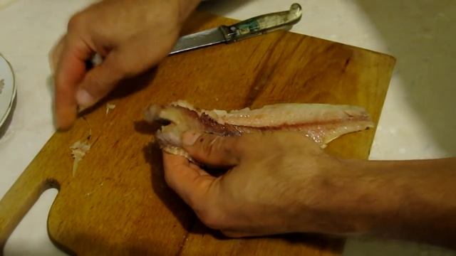 ? Как почистить рыбу и разделать на филе (селедку, скумбрию и т. д.) 2 способа смотреть онлайн