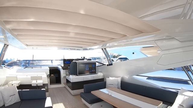 £5,500,000 Superyacht Tour : Pearl 95 смотреть онлайн