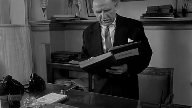 О работе чиновников (из к/ф Дайте жалобную книгу) смотреть онлайн