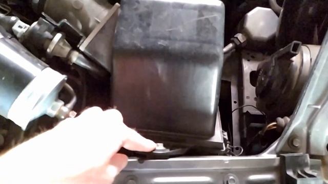 Плановое ТО Ауди С4, замена свечей, фильтра, чистка ДМРВ смотреть онлайн