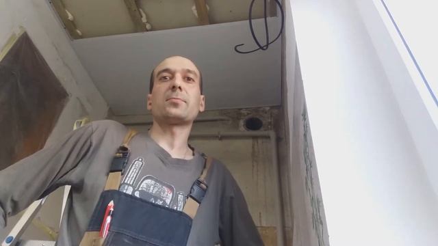 Идеально ровный потолок из сайдинга! Своими руками! За копейки!!!) смотреть онлайн