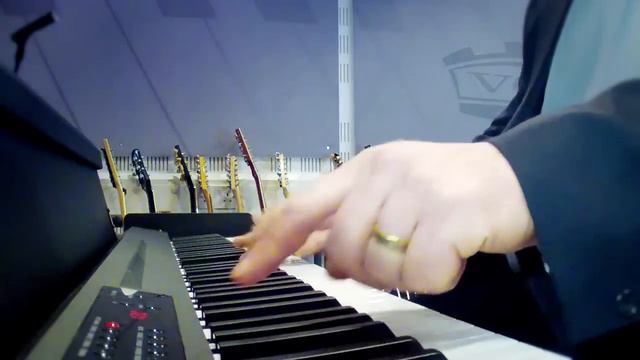 Démo KORG LP380 par Rick Wakeman , claviériste de YES ! ( La Boite Noire ) смотреть онлайн