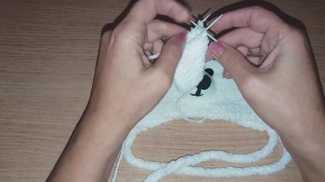 Вяжем спицами ушки для мишки . смотреть онлайн