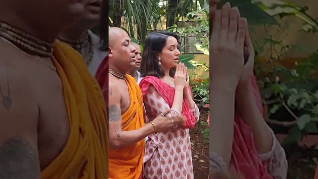 Sharadha Kapoor with her New Lamborghini Car @ISKCONJuhuTemple смотреть онлайн