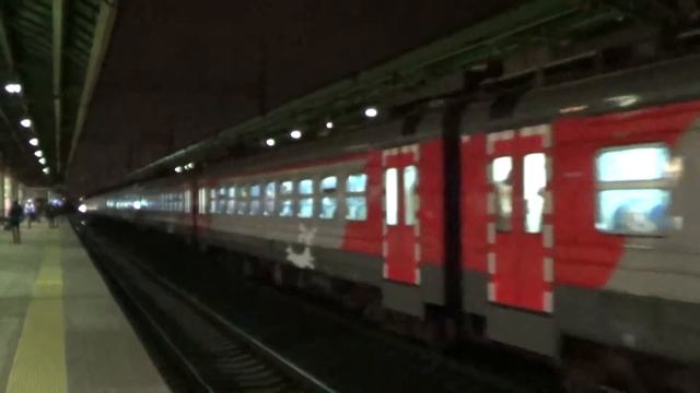 Электропоезд ЭД4М-0462 "Рэкс-Спутник" платформа Выхино 3 путь смотреть онлайн