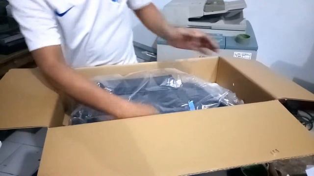 Unboxing Printer Epson L 805 смотреть онлайн