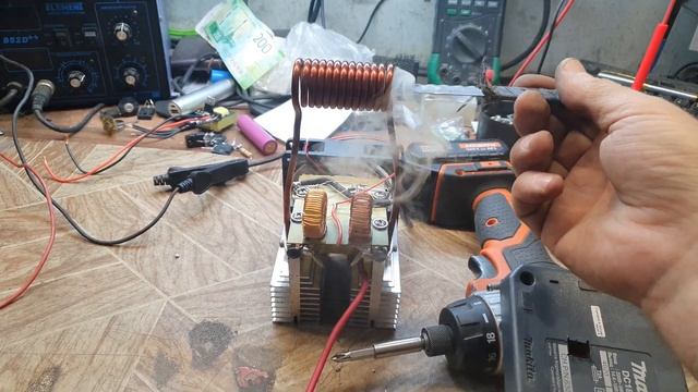 Мини индукционный нагреватель.