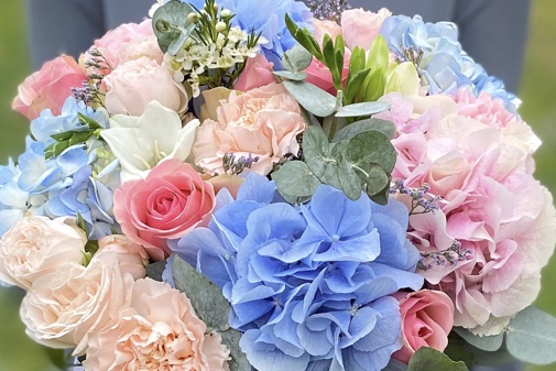 На цветочной базе. Москва смотреть онлайн