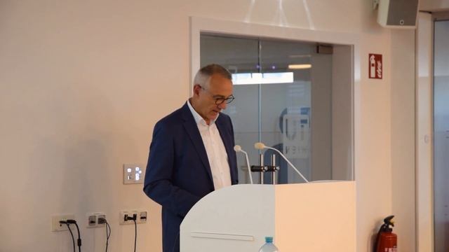 Faculty Spotlight: Dr. Andreas Tostmann, Volkswagen AG смотреть онлайн