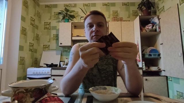 МУКБАНГ ЛАПША СО ВКУСОМ БУРГЕРА и КОПЧЁНО ВАРЁНЫЕ КРЫЛЬЯ про спорт и питание смотреть онлайн