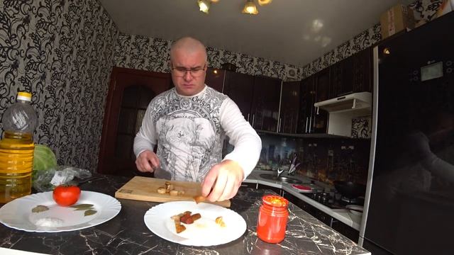 Капуста тушеная с грибами и овощами. Постный, вкусный рецепт. смотреть онлайн