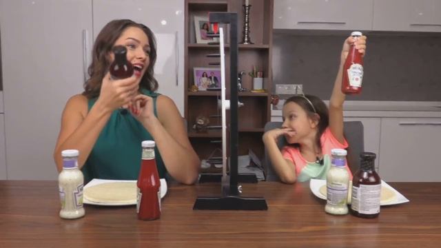 ТЕЛЕПАТИЯ Пицца Челлендж УГАДАЙ Если Сможешь Twin Telepathy Pizza Challenge Вики Шоу смотреть онлайн