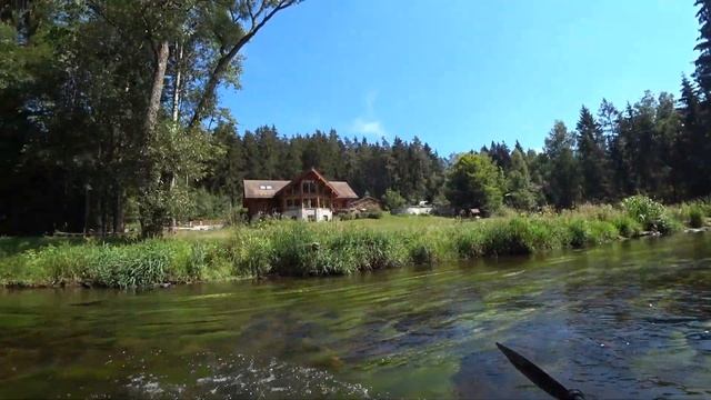 ? МАЛЕНЬКАЯ КАНАДА/СПУСК по РЕКЕ смотреть онлайн