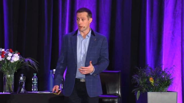 Alexis Kingsbury presenting at Expert Empires in March 2023 смотреть онлайн