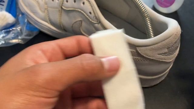 CUSTOM AGING MY JORDAN 1 LOW NEUTRAL GREYS! смотреть онлайн