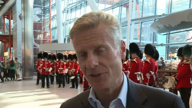 Olympic rings unveiled at Heathrow airport