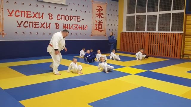 Новая группа в 46 гимназии смотреть онлайн