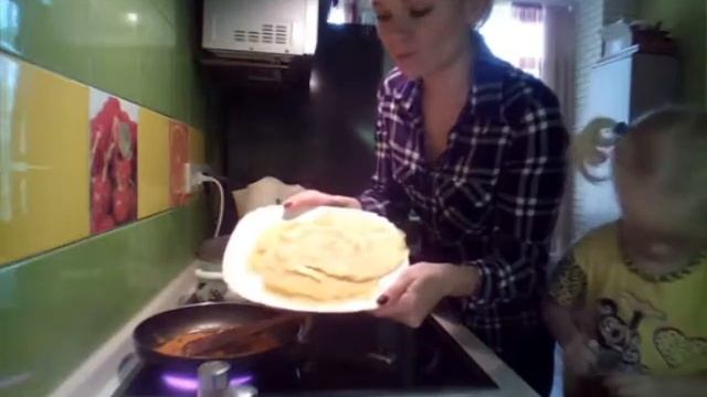 Готовим с Ариной суп из курицы и яичной лапши! смотреть онлайн