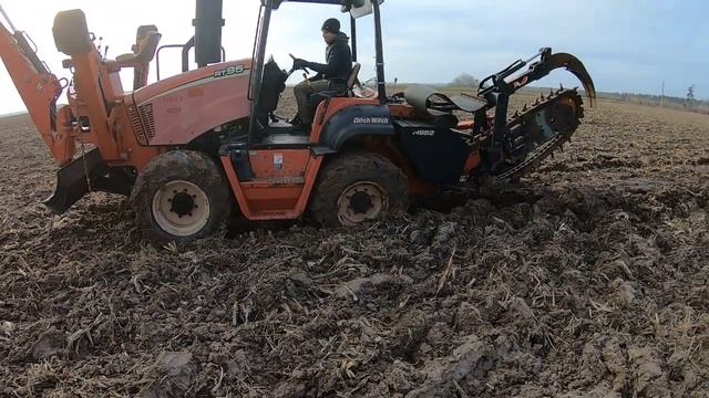 Самый лучший кабелеукладчик укладка кабеля ВОЛС Ditch Witch RT95 смотреть онлайн