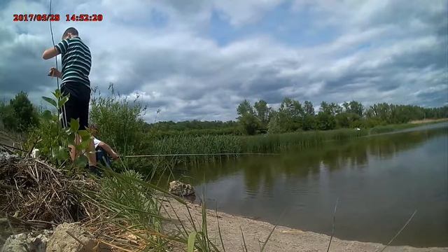 Ловля карася на хлеб 2 На озере смотреть онлайн