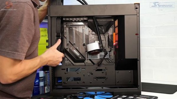 Geometric Future Model 8 CowBoy - vertical mount your GPU!