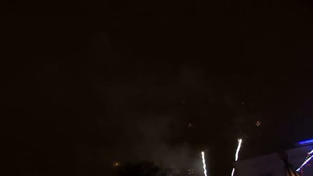 Салют в новый год, Зеленодольск 2013 год).MOV смотреть онлайн