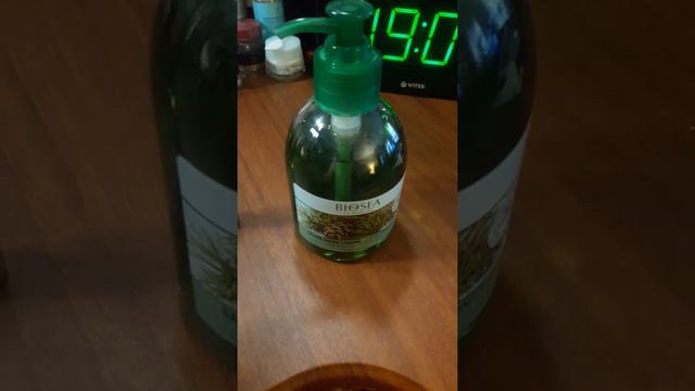 Жидкое мыло для рук и сывортка для ресниц. смотреть онлайн