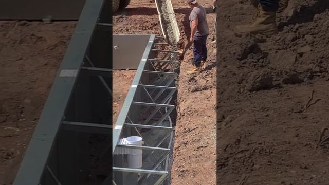 Pouring concrete for the pool base смотреть онлайн