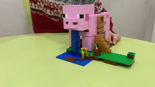 Обзор LEGO Minecraft 21170 Дом-свинья смотреть онлайн