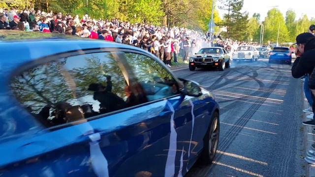 Vantaa cruising - Epic car meet burnout 19.5.2023 смотреть онлайн