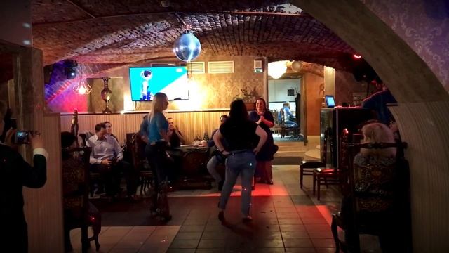 Танец "Despasito" в исполнении Натали и Катерины/Dance "Despasito" from Natalie and Katerina смотреть онлайн