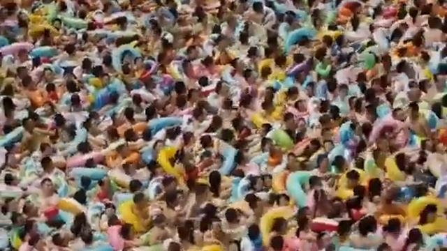 Аквапарк в Китае... смотреть онлайн