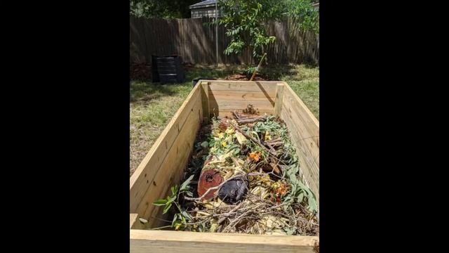 How I Built My Hugelkultur Raised Garden Bed смотреть онлайн