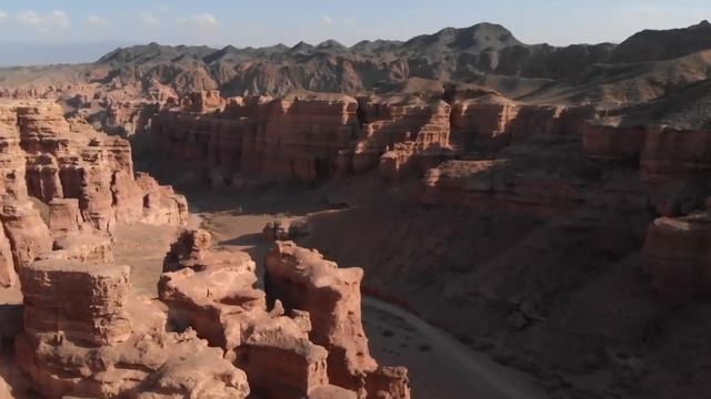 ЧАРЫНСКИЙ КАНЬОН Алматинская область КАЗАХСТАН | Charyn Canyon Almaty region QAZAQSTAN смотреть онлайн
